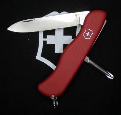 A Victorinox 111mm Slidelock Cowboy with can-key in Phillips.