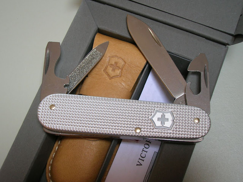 Knife chat: Victorinox 84mm Alox Bantam and Cadet – Three Points