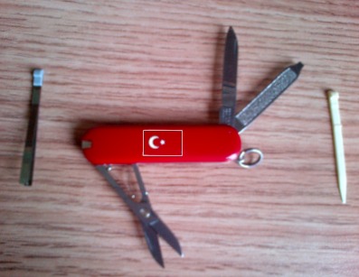 Victorinox Classic SD with national flag of Turkey.  **photo by: MTO member TurkTeen; image-processing for SAKwiki by ICFT.