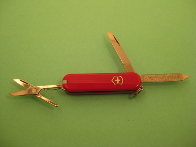 58mm Victorinox Whistle. Pictures by ColoSwiss.