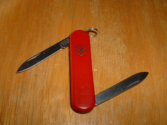 Victorinox Princess model is a solid scale-no inserts version of the Escort.